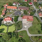 Zespol Palacowo-parkowy Badzow 波尔科维采