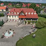 宾馆 Zespol Palacowo-parkowy Badzow