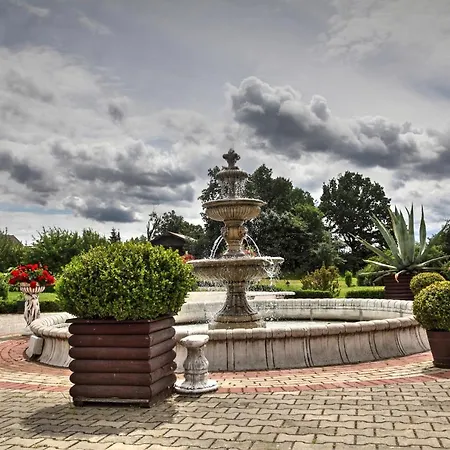 Zespol Palacowo-parkowy Badzow 3* Polkowice