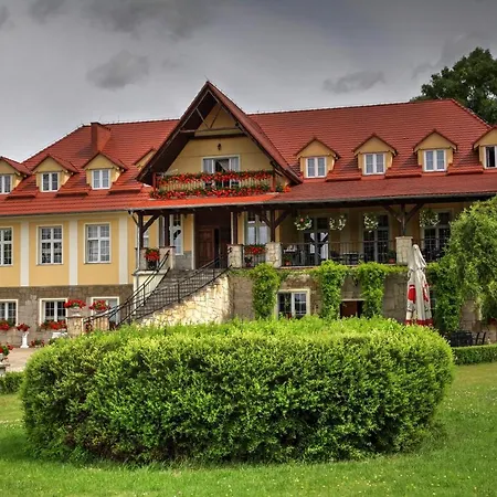 Zespol Palacowo-parkowy Badzow Polkowice