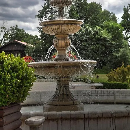 Zespol Palacowo-parkowy Badzow Penzion 3*