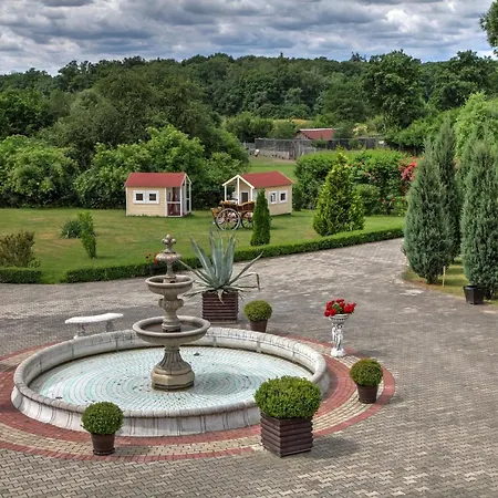 Zespol Palacowo-parkowy Badzow