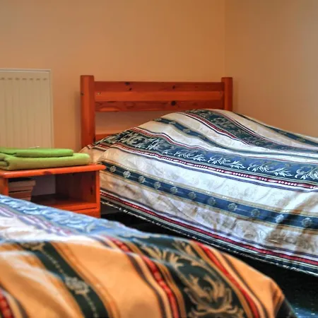 Penzion Zespol Palacowo-parkowy Badzow 3*