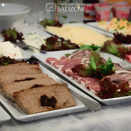 Penzion Zespol Palacowo-parkowy Badzow