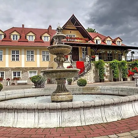 여관 Zespol Palacowo-parkowy Badzow 3*