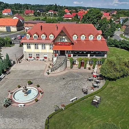 Zespol Palacowo-parkowy Badzow 여관 3*