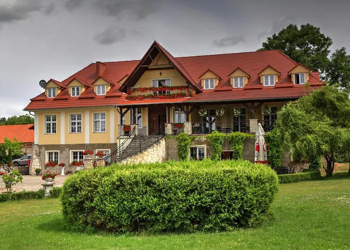 Zespol Palacowo-parkowy Badzow Polkowice