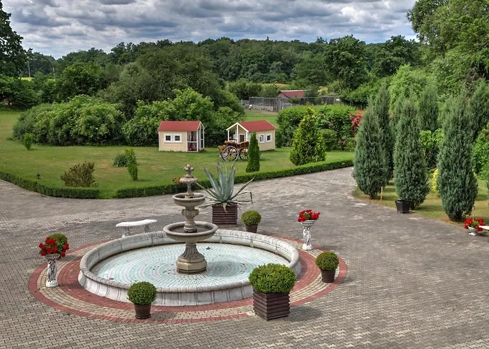 Zespol Palacowo-parkowy Badzow