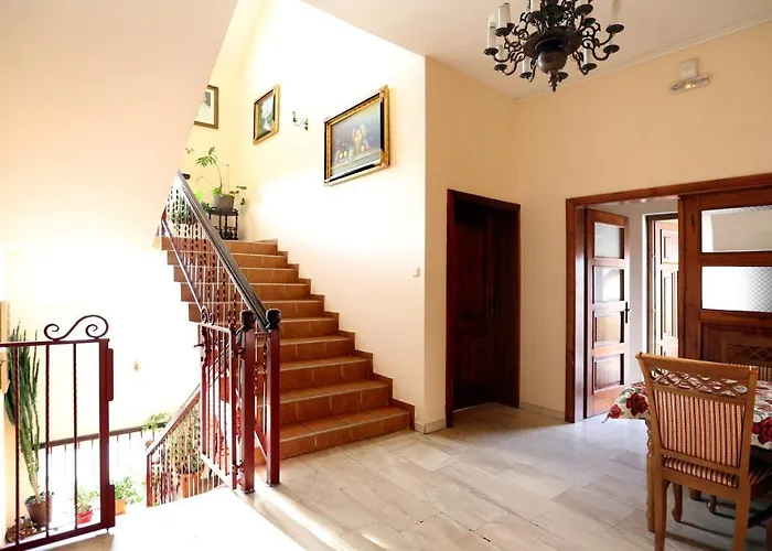 Zespol Palacowo-parkowy Badzow 3*