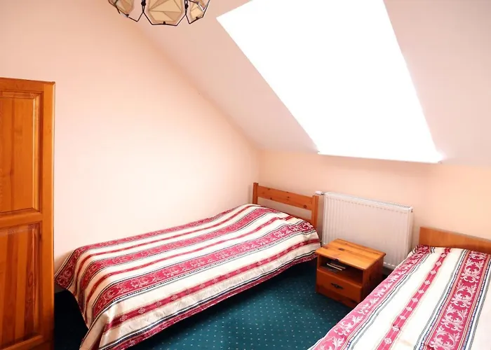 Zespol Palacowo-parkowy Badzow Herberg Polkowice