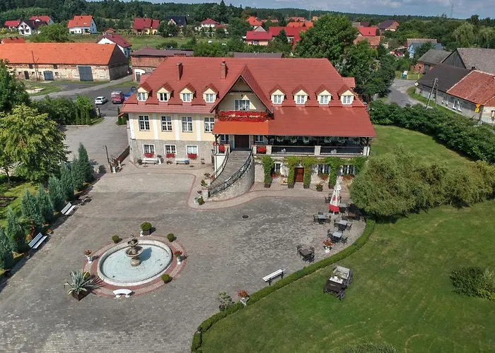 Herberg Zespol Palacowo-parkowy Badzow