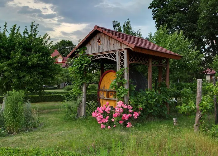 Zespol Palacowo-parkowy Badzow Polkowice