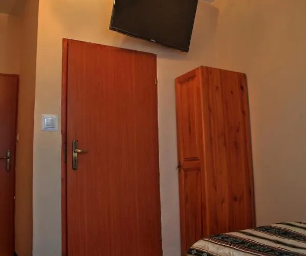 Herberg Zespol Palacowo-parkowy Badzow