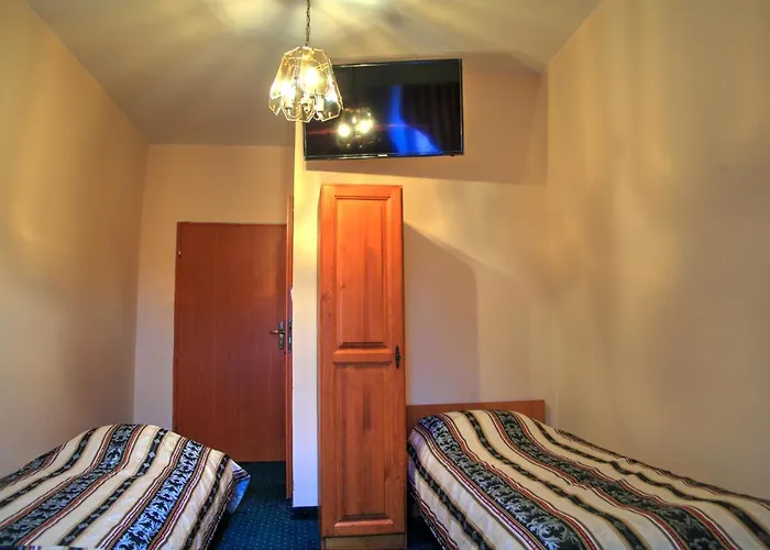 Zespol Palacowo-parkowy Badzow Herberg Polkowice