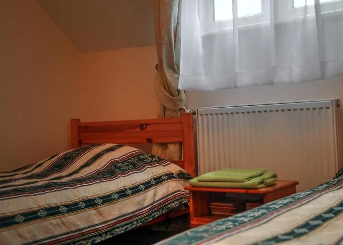 Zespol Palacowo-parkowy Badzow 3*