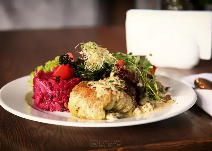 Zespol Palacowo-parkowy Badzow 3*