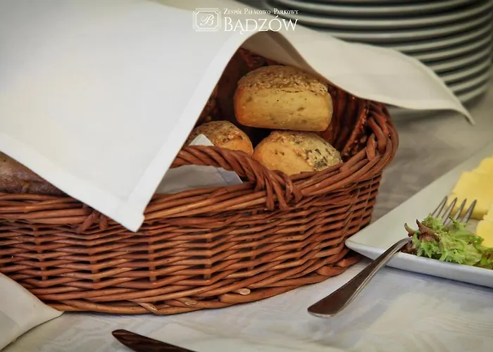 Herberg Zespol Palacowo-parkowy Badzow